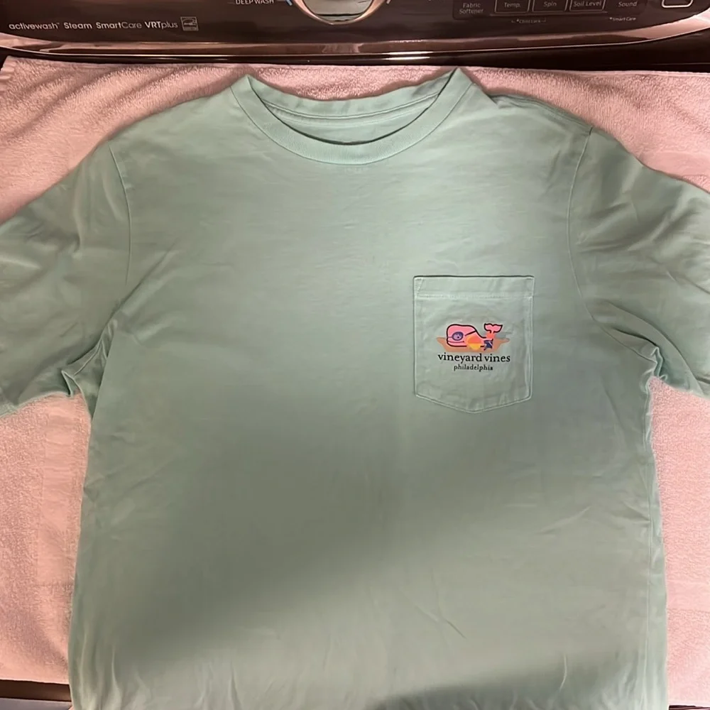 Vineyard vines, T-shirt, child’s large.